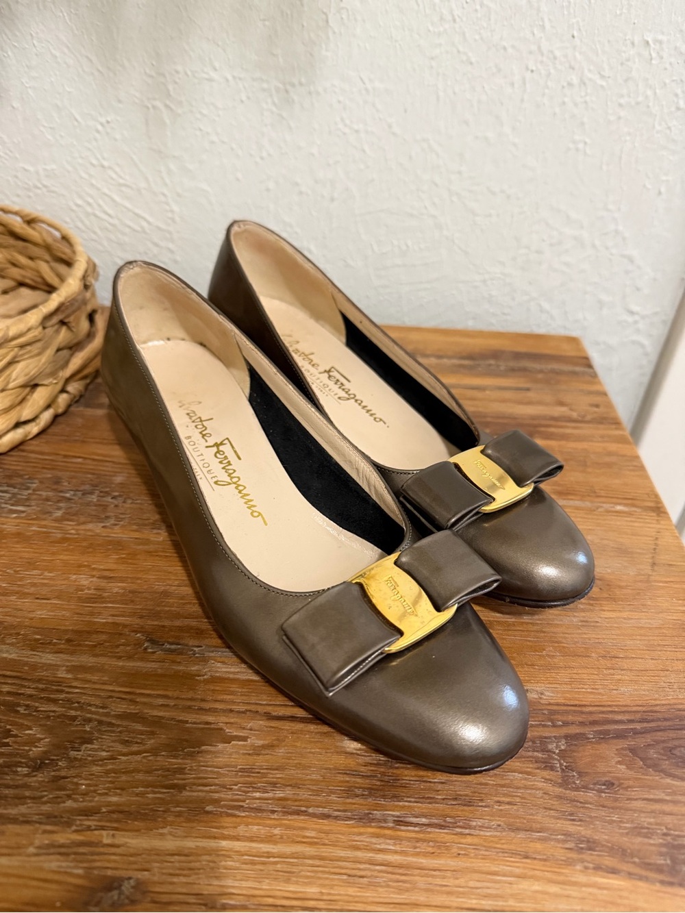 Vintage Salvatore Ferragamo Vara Bow Flats with Gold Hardware